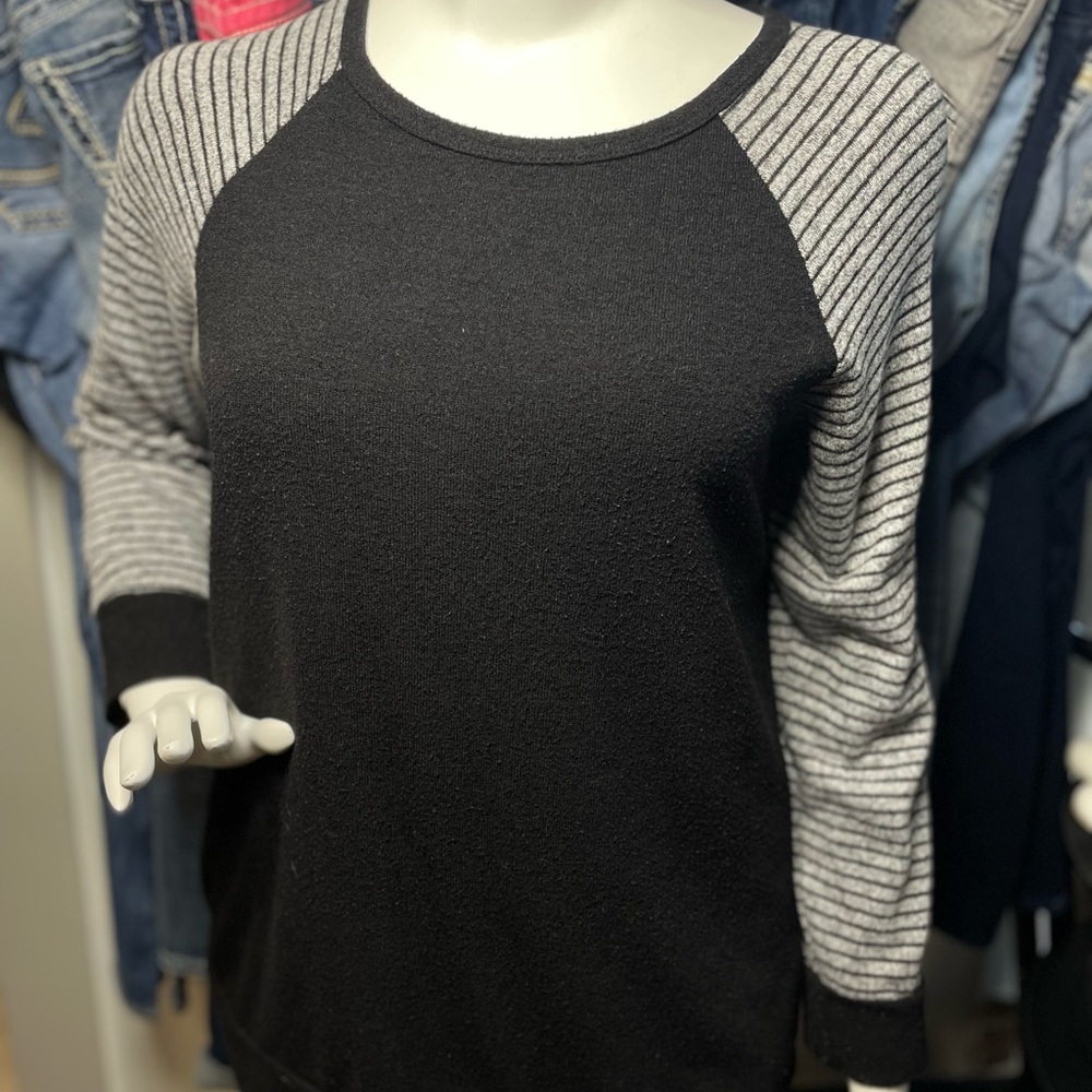Beeson River Black and Gray Knit Sweater